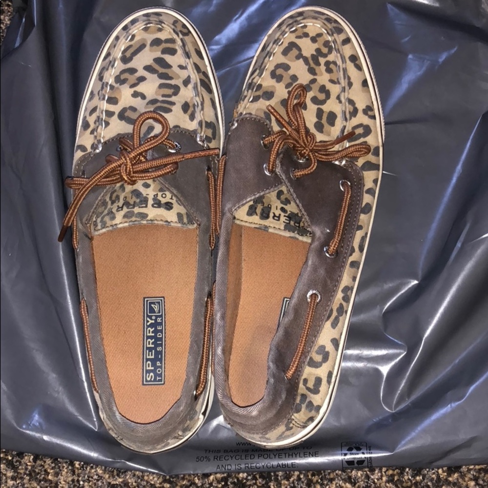 Cheetah print Sperry Top-Siders size 9